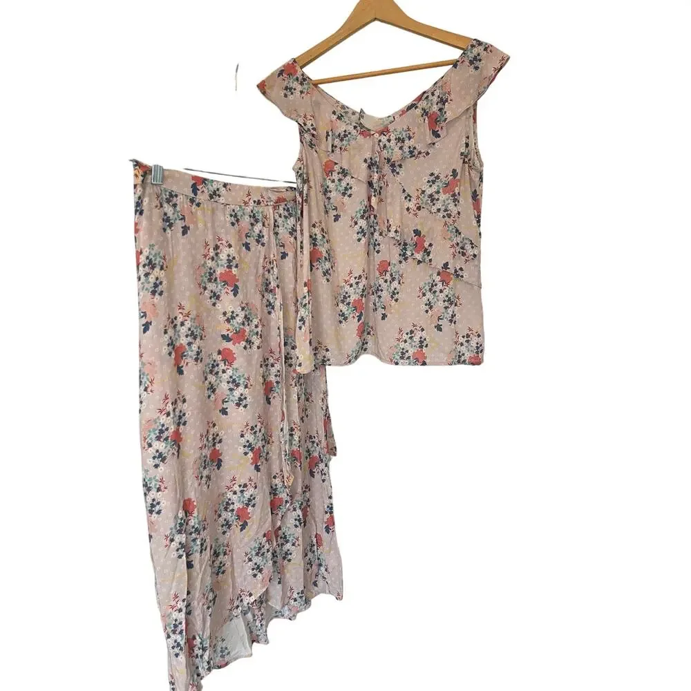 Velvet by Graham & Spencer NWT Women's Floral Skirt Set SIZE MEDIUM